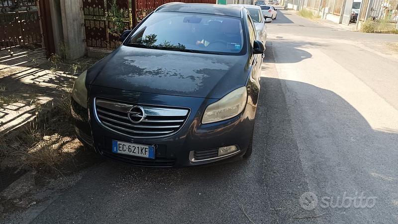 Usata 2011 Opel Insignia Tre volumi | 1500 € (Buon prezzo) - Immagine 1/4