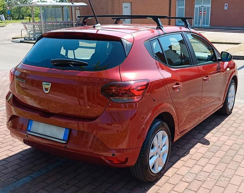 Usata Dacia Sandero Comfort 101 CV (74 kW) 2021 Rosso Berlina