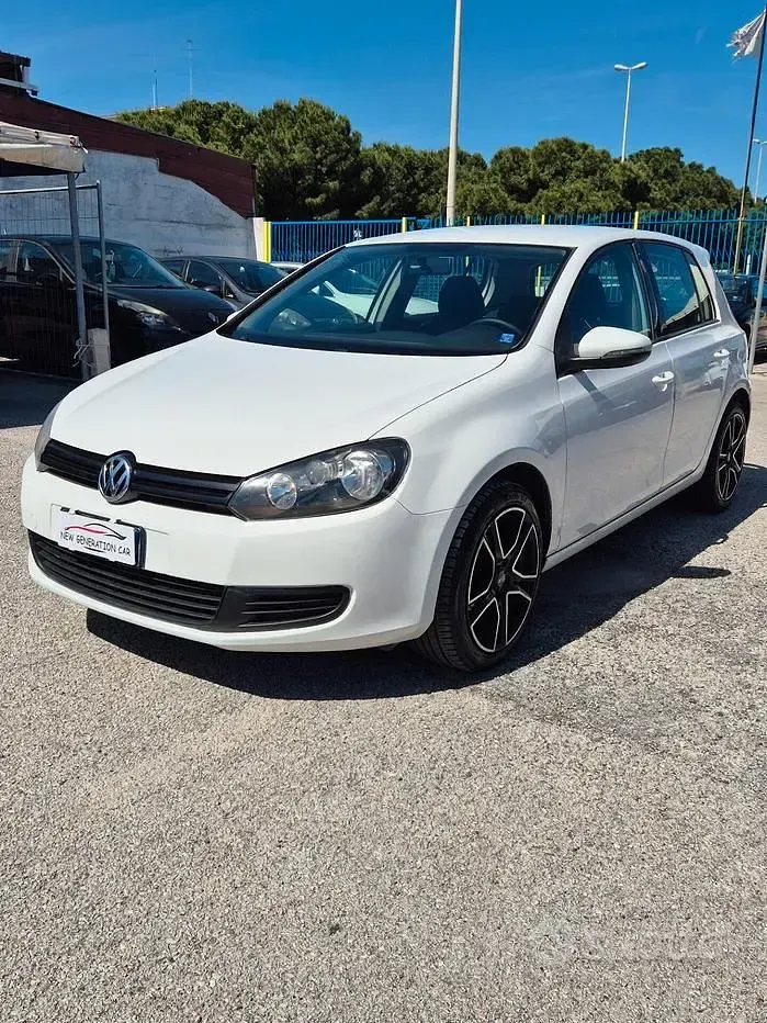 Usata VW Golf VII Comfortline 105 CV (77 kW) 2012 Bianco Berlina