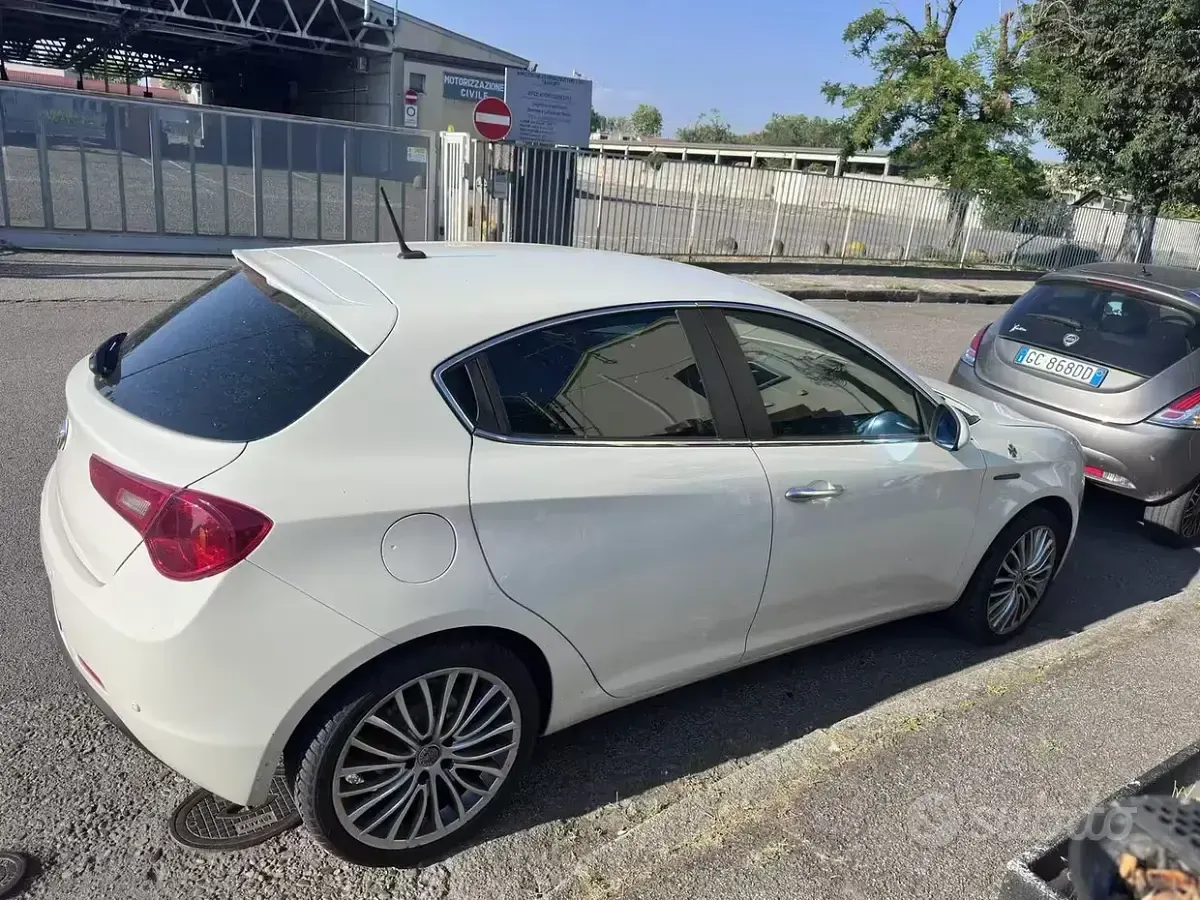 Usata Alfa Romeo Giulietta 120 CV (88 kW) 2010 Utilitaria