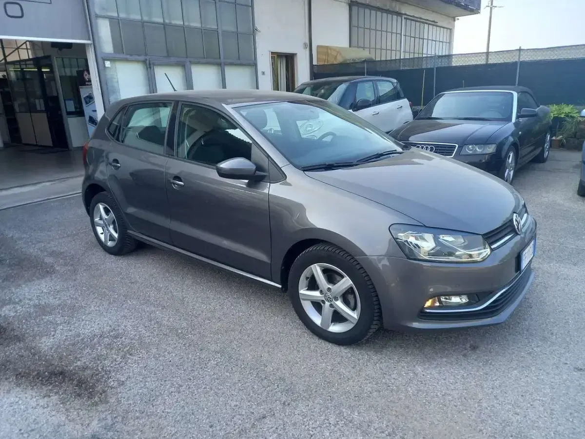 Usata VW Polo Comfortline 75 CV (55 kW) 2016 Grigio Berlina