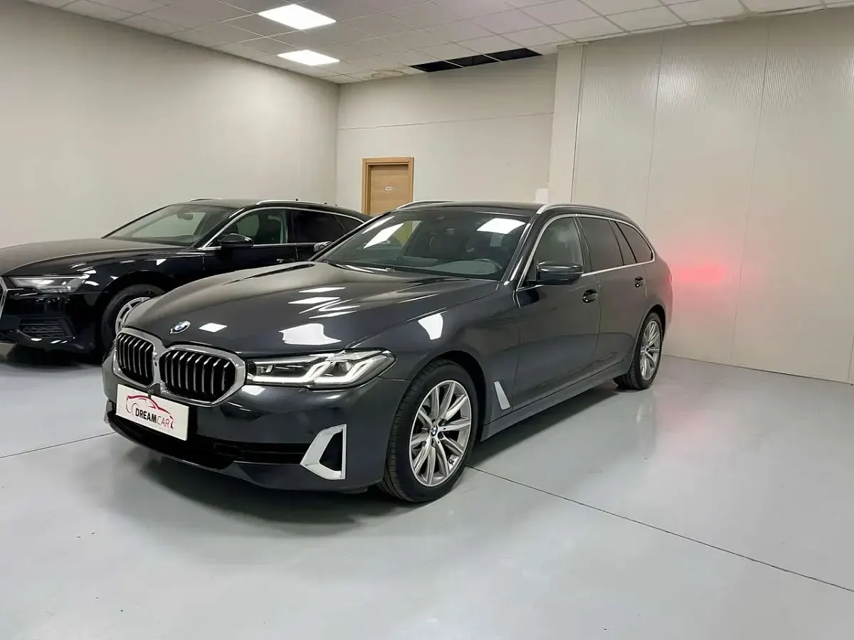 Usata BMW 518 Luxury Line 190 CV (139 kW) 2021 Grigio Station wagon