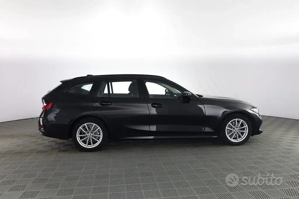 Usata BMW 320e Efficient Dynamics 190 CV (139 kW) 2023 Nero Station wagon