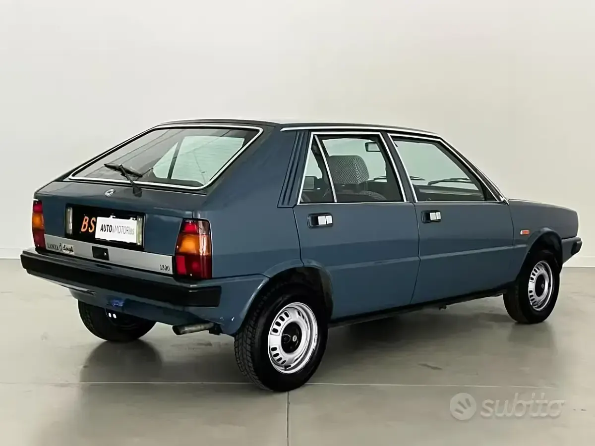 Usata Lancia Delta 75 CV (55 kW) 1981 Blu Utilitaria