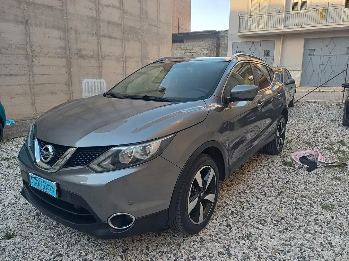Usata Nissan Qashqai Tekna 131 CV (96 kW) 2016 Grigio SUV