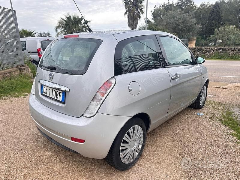 Usata Lancia Ypsilon 59 CV (43 kW) 2007 Grigio Utilitaria