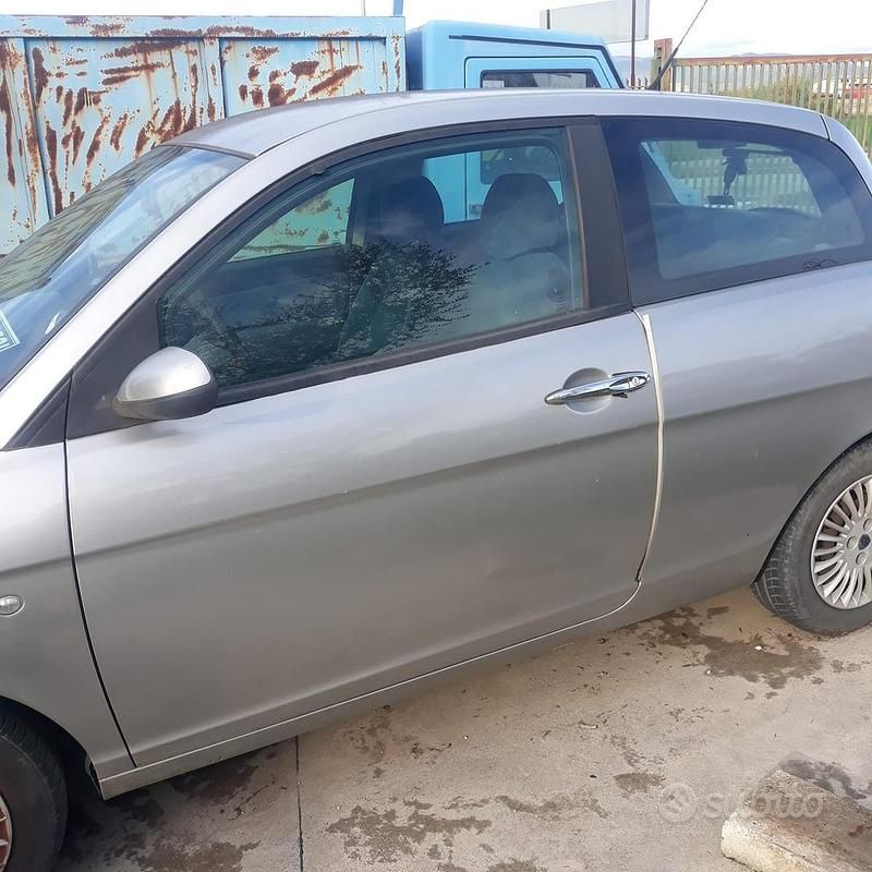 Usata Lancia Ypsilon 60 CV (44 kW) 2007 Grigio Utilitaria