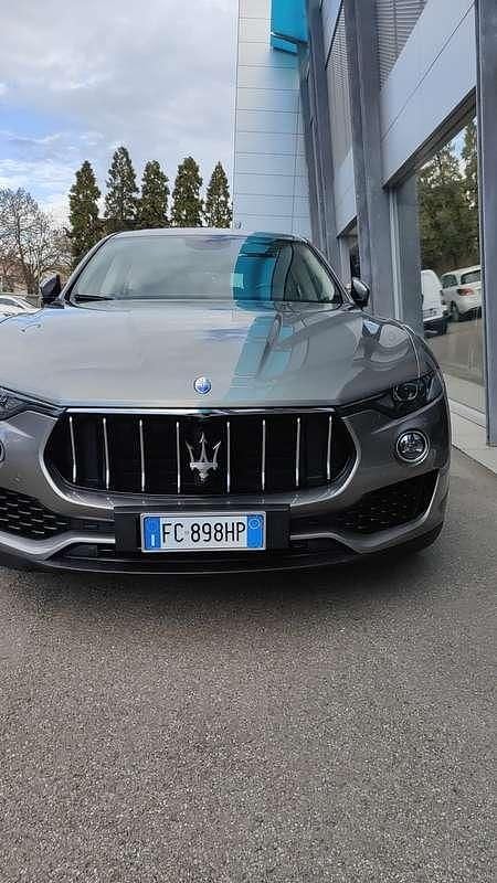 Usata Maserati Levante 250 CV (183 kW) 2016 Grigio SUV
