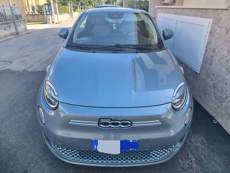 Usata Fiat 500e Icon 42 kW (58 CV) 2021 Blu/azzurro Cabrio