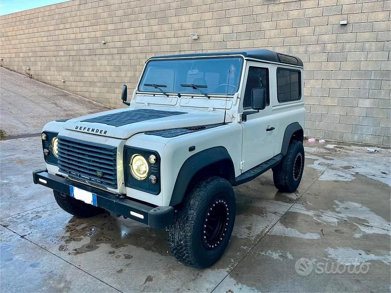 Usata Land Rover Defender 122 CV (89 kW) 2005 Bianco SUV