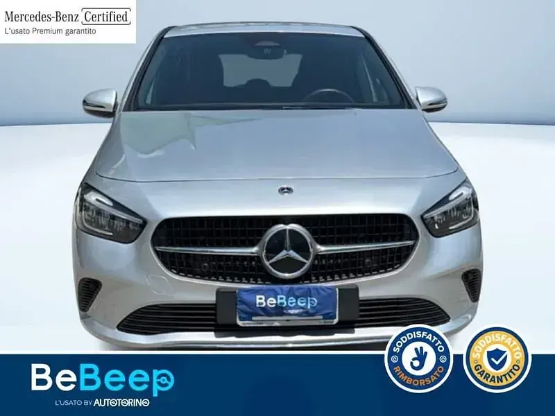 Usata Mercedes B250 Advanced 224 CV (164 kW) 2023 Argento metallizzato Utilitaria