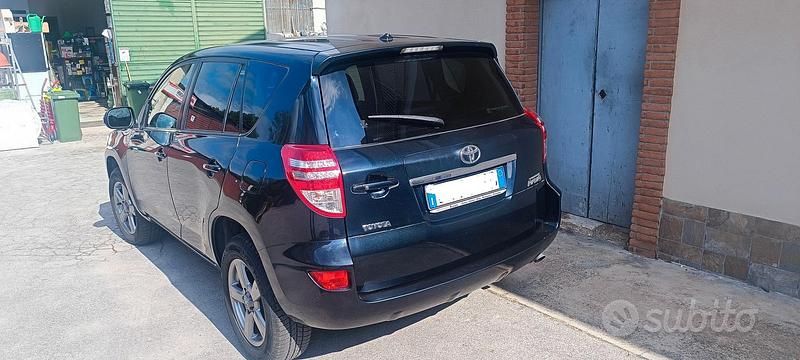 Usata Toyota RAV4 150 CV (110 kW) 2012 Nero SUV