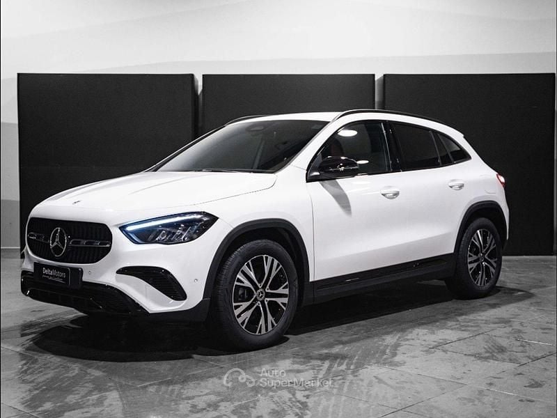 Nuova Mercedes GLA200 150 CV (110 kW) 2025 Bianco SUV