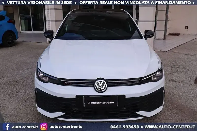 Usata VW Golf VIII GTI 265 CV (194 kW) 2024 Bianco Utilitaria