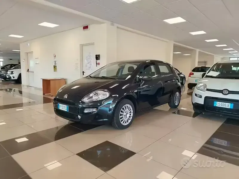 Usata Fiat Punto Street 95 CV (69 kW) 2018 Nero Utilitaria