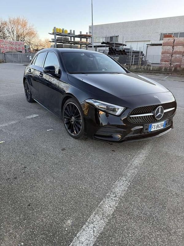 Usata Mercedes A180 Premium 116 CV (85 kW) 2019 Nero Berlina