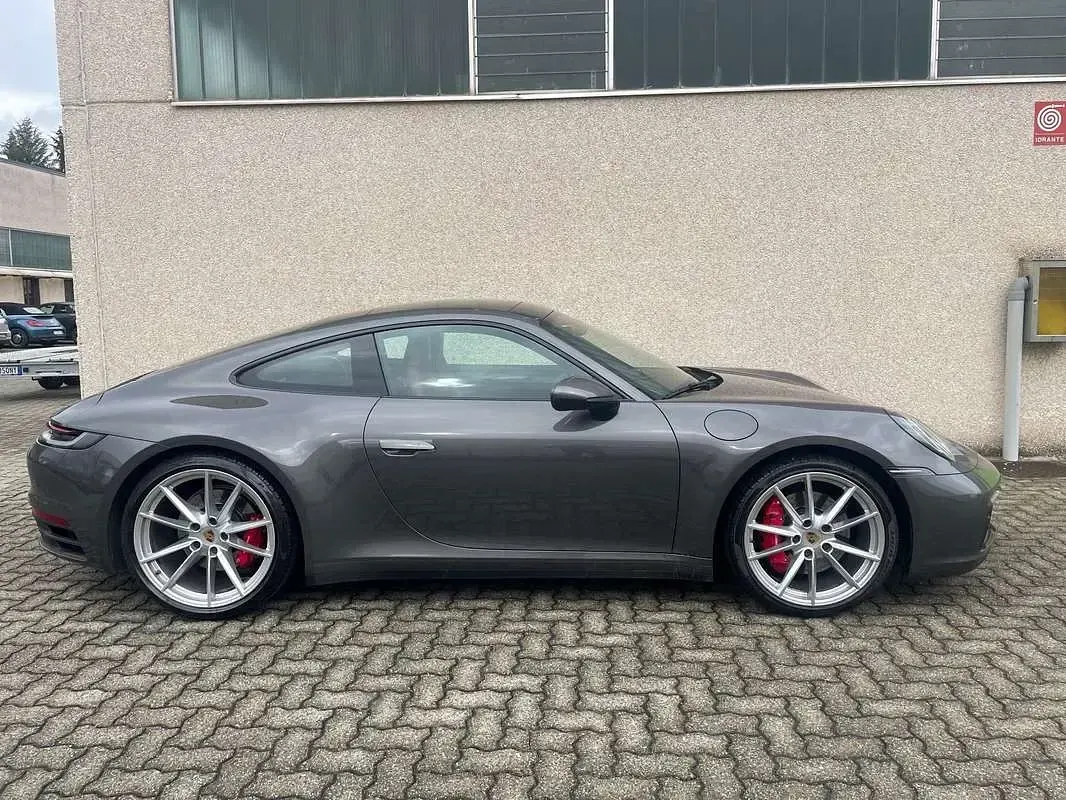 Usata Porsche 992 450 CV (330 kW) 2020 Grigio Coupé