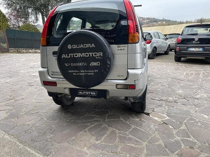 Usata Daihatsu Terios 83 CV (61 kW) 2000 Argento SUV