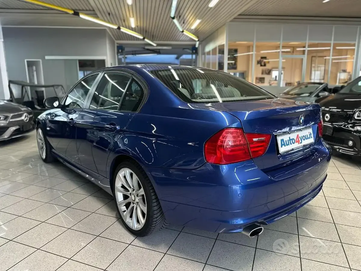 Usata BMW 320 184 CV (135 kW) 2010 Blu Berlina