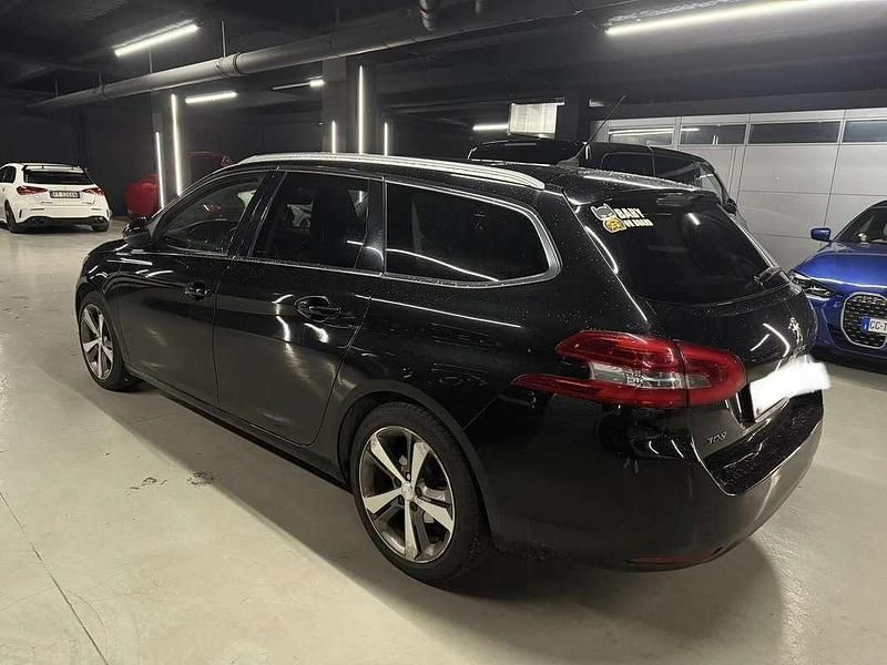 Gebraucht Peugeot 308 SW Allure 131 PS (96 kW) 2019 Schwarz Kombi