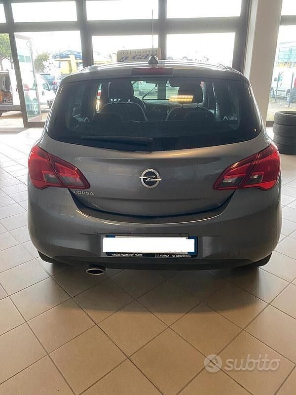 Usata Opel Corsa 90 CV (66 kW) 2017 Grigio Utilitaria