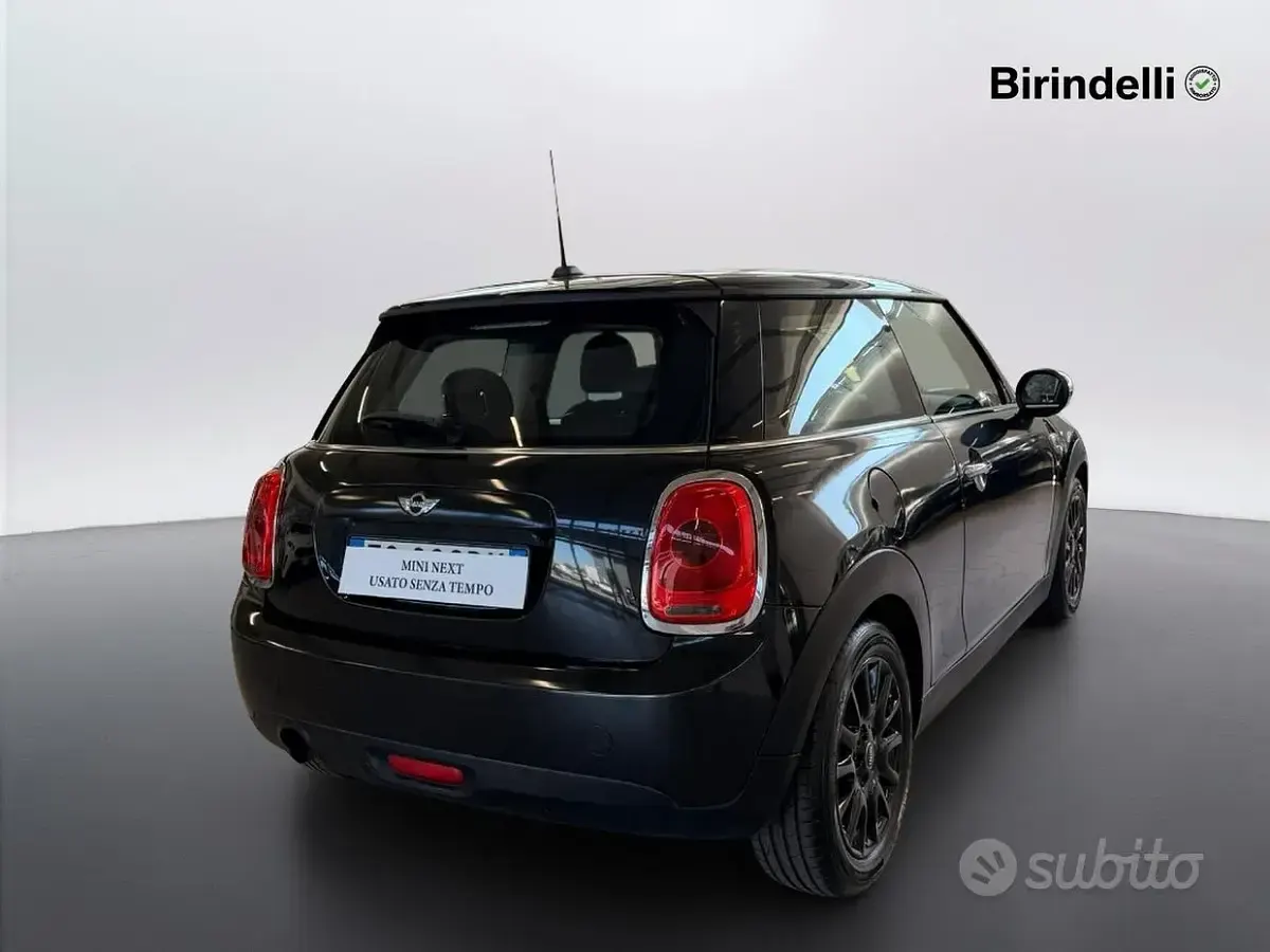 Usata Mini ONE 75 CV (55 kW) 2016 Midnight black metallizzato Utilitaria