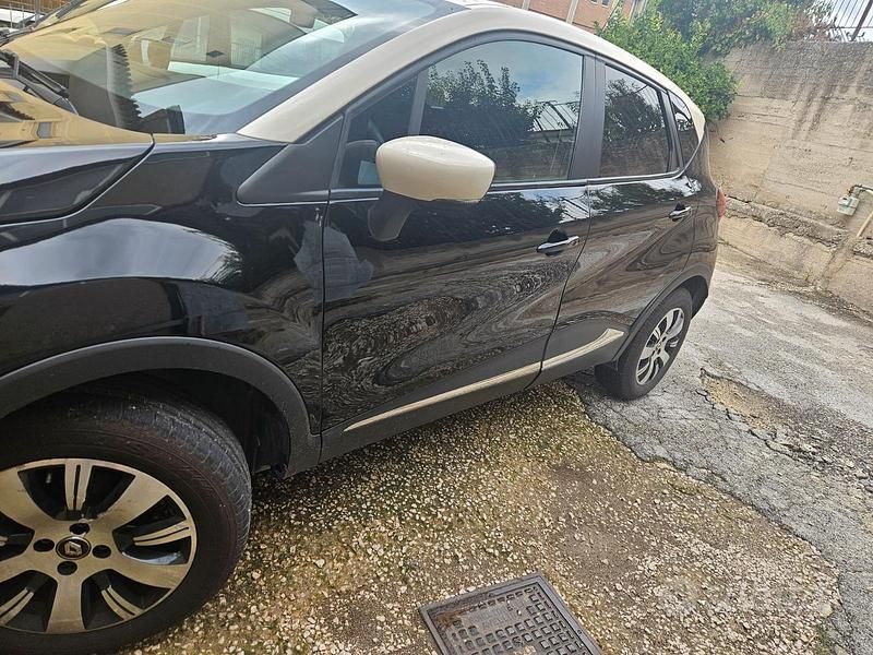 Gebraucht Renault Captur 100 PS (73 kW) 2019 Schwarz SUV