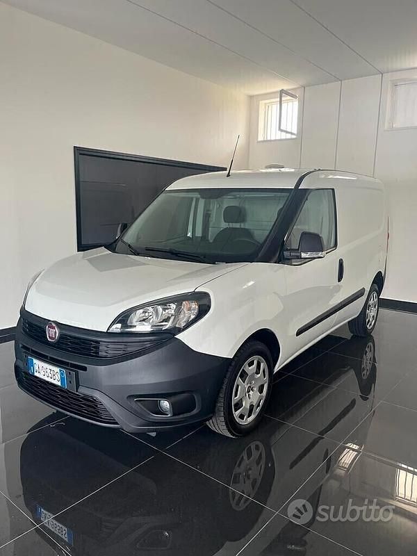 Bianco Usata 2020 Fiat Doblò Monovolume | 8500 € (Buon prezzo) - Immagine 1/4