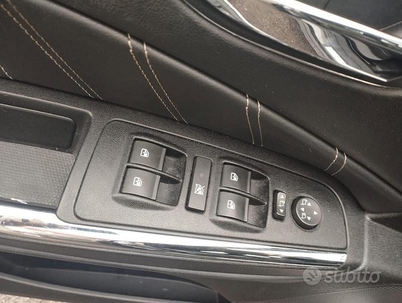 Usata Lancia Delta 120 CV (88 kW) 2010 Grigio Utilitaria