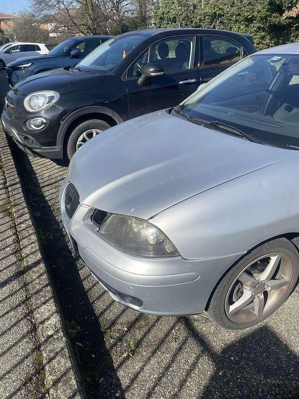 Usata Seat Ibiza Stylance 75 CV (55 kW) 2004 Utilitaria