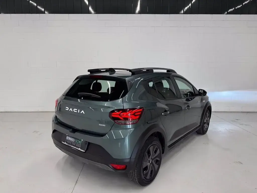 Nuova Dacia Sandero Expression 101 CV (74 kW) 2025 Verde scuro Berlina