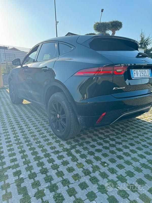 Begagnad Jaguar E-Pace 200 HK (147 kW) 2019 Svart SUV