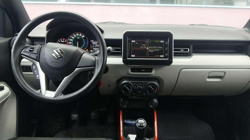 Usata Suzuki Ignis 90 CV (66 kW) 2017 Argento SUV