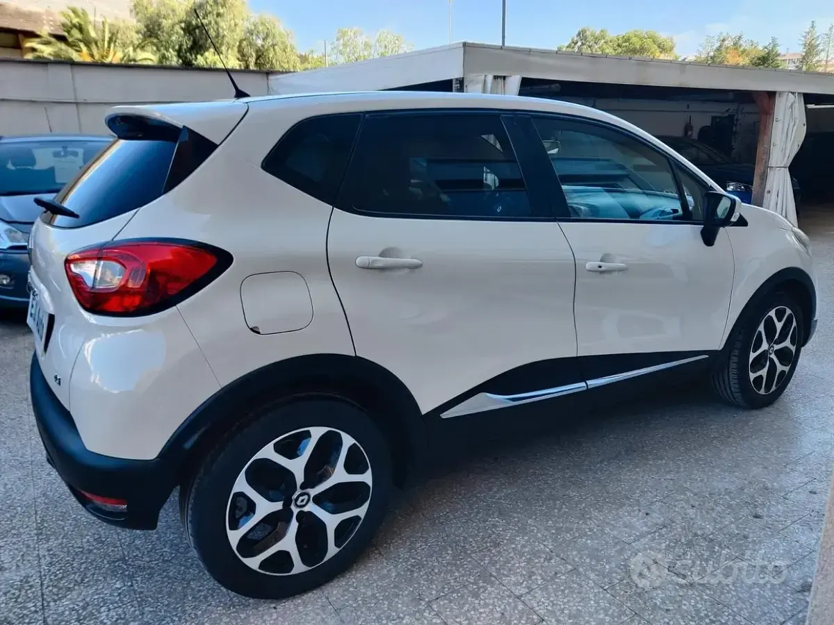 Usata Renault Captur 90 CV (66 kW) 2014 Beige SUV