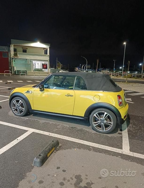 Usata Mini Cooper S Cabriolet 175 CV (128 kW) 2009 Giallo Cabrio