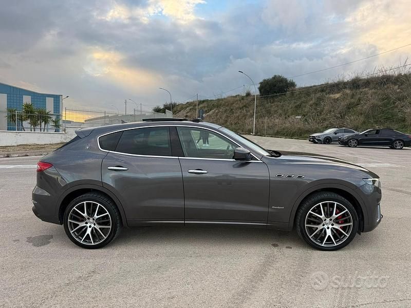 Usata Maserati GranSport 275 CV (202 kW) 2019 Grigio Station wagon