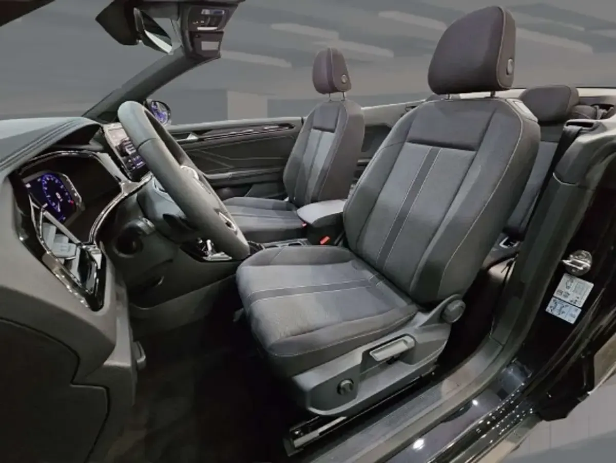 Usata VW T-Roc Style 150 CV (110 kW) 2023 Nero SUV