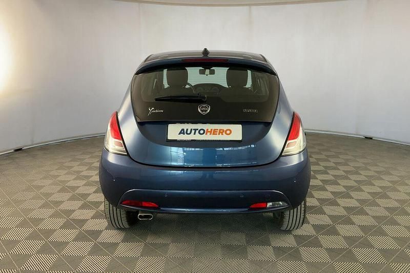 Usata Lancia Ypsilon Gold 70 CV (51 kW) 2021 Blu Utilitaria