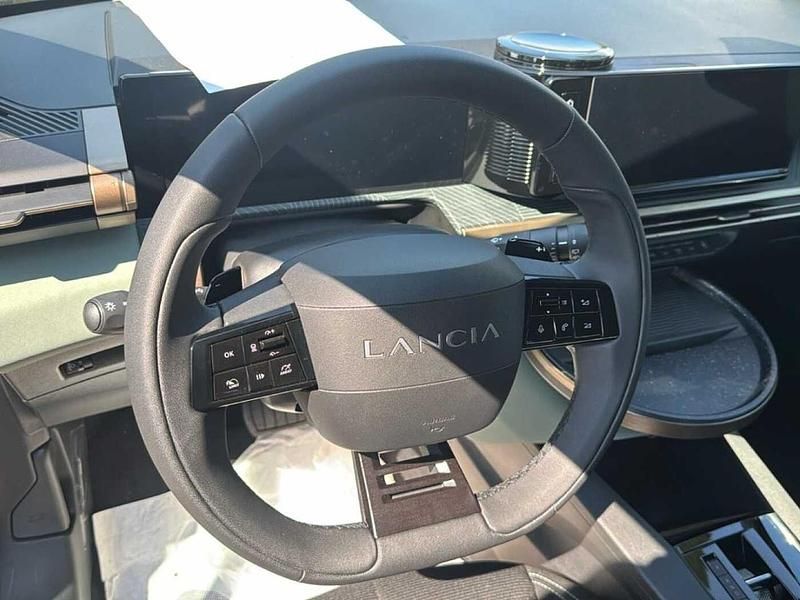 Nuova Lancia Ypsilon 100 CV (73 kW) 2025 Oro Utilitaria