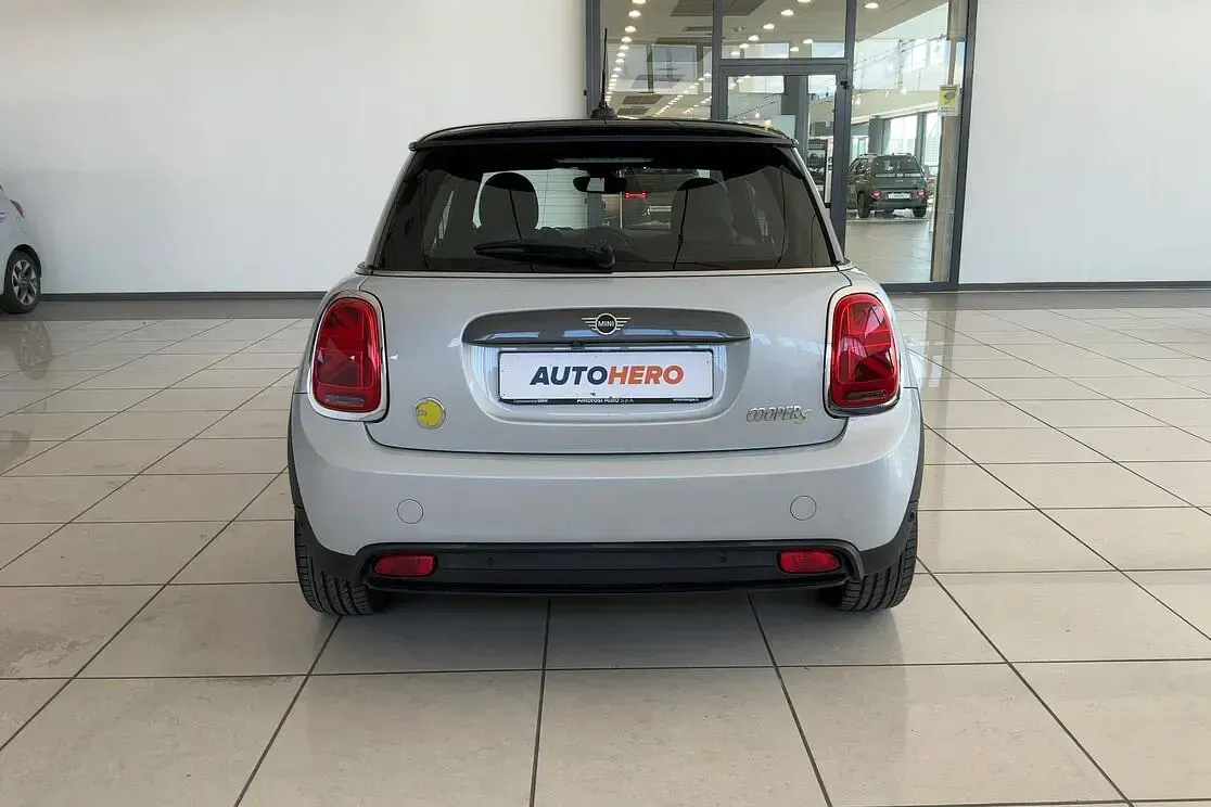 Usata Mini Cooper SE 135 kW (184 CV) 2020 Bianco Utilitaria