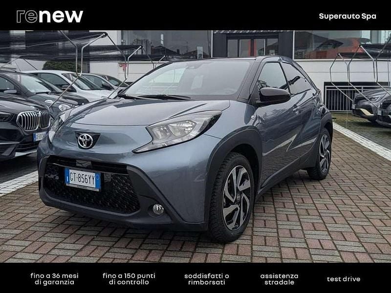 Usata Toyota Aygo X Trend 72 CV (52 kW) 2024 Grigio scuro SUV