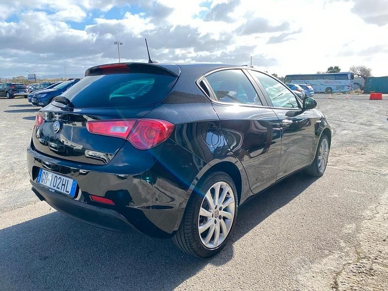 Usata Alfa Romeo Giulietta 120 CV (88 kW) 2020 Nero Utilitaria