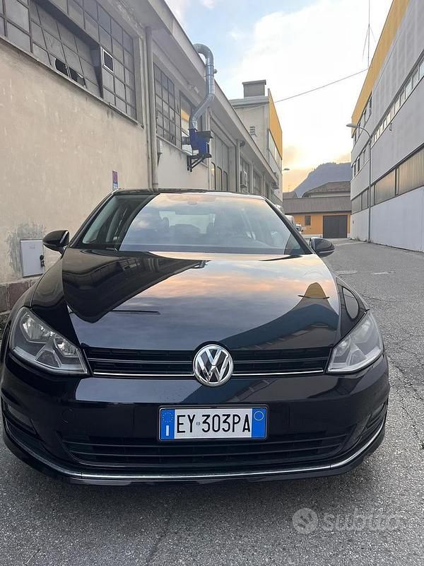 Nero Usata 2015 VW Golf VII Due volumi | 11.000 € (Ottimo prezzo) - Immagine 1/4