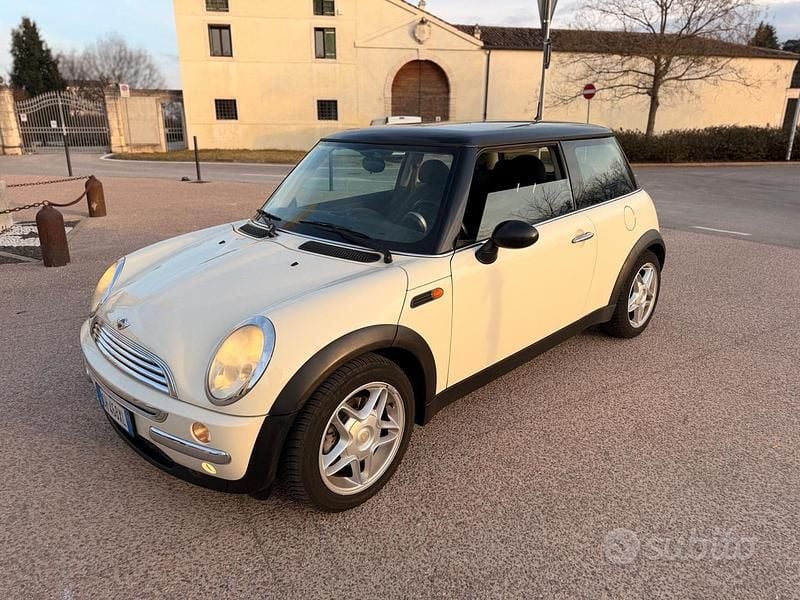 Beige Usata 2004 Mini ONE Utilitaria | 2000 € (Ottimo prezzo) - Immagine 1/4