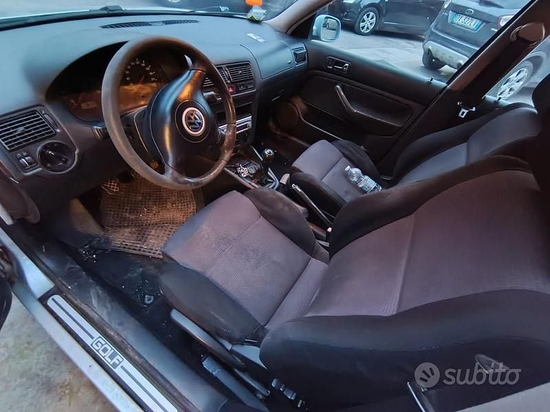 Usata VW Golf IV 110 CV (80 kW) 2002 Grigio Berlina