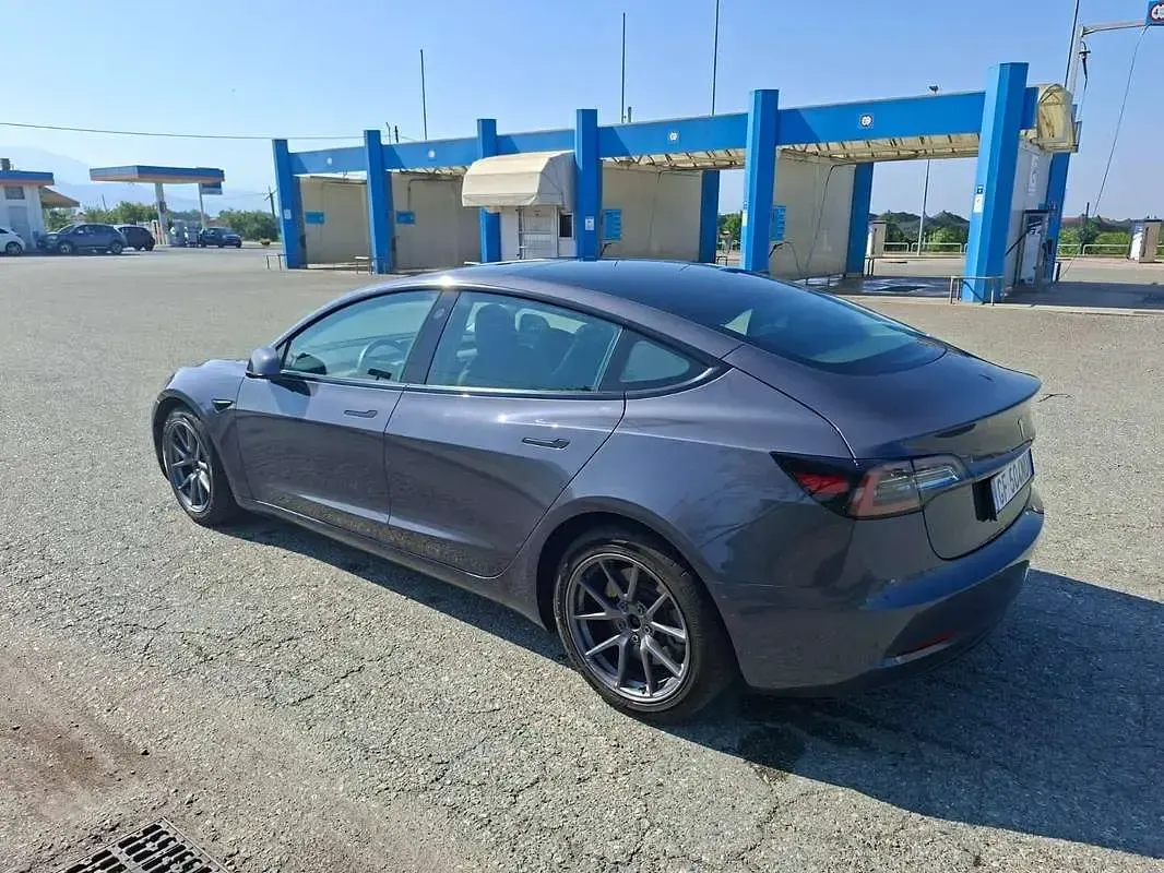 Usata Tesla Model 3 Standard Range 88 kW (120 CV) 2021 Grigio Berlina