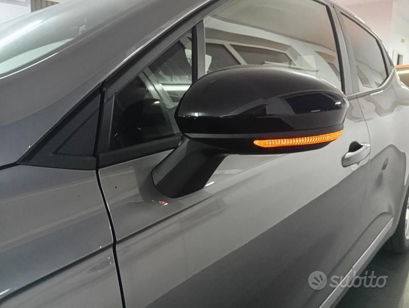 Nuova Renault Clio V Evolution 100 CV (73 kW) 2025 Grigio Berlina