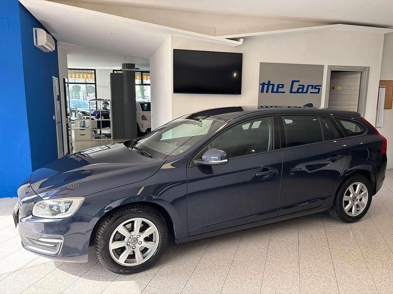 Usata Volvo V60 Momentum 136 CV (100 kW) 2013 Blu/azzurro Station wagon