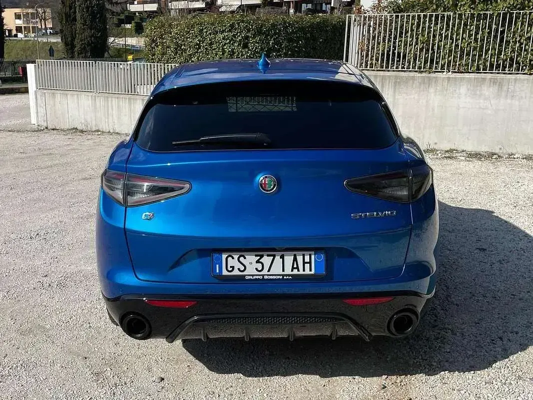 Usata Alfa Romeo Stelvio Veloce 209 CV (153 kW) 2024 Blu/azzurro SUV