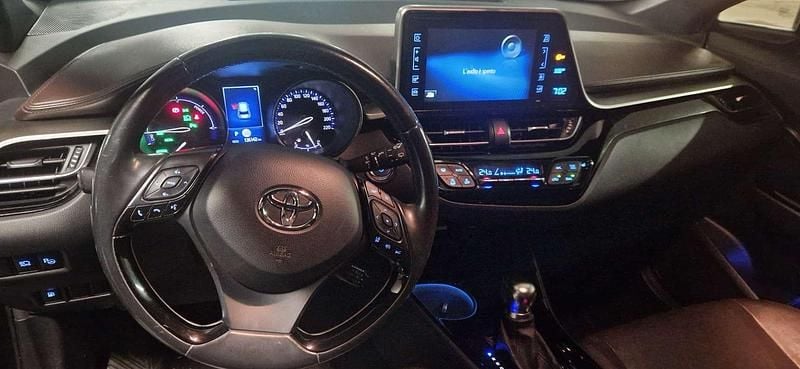 Usata Toyota C-HR Lounge 98 CV (72 kW) 2019 SUV